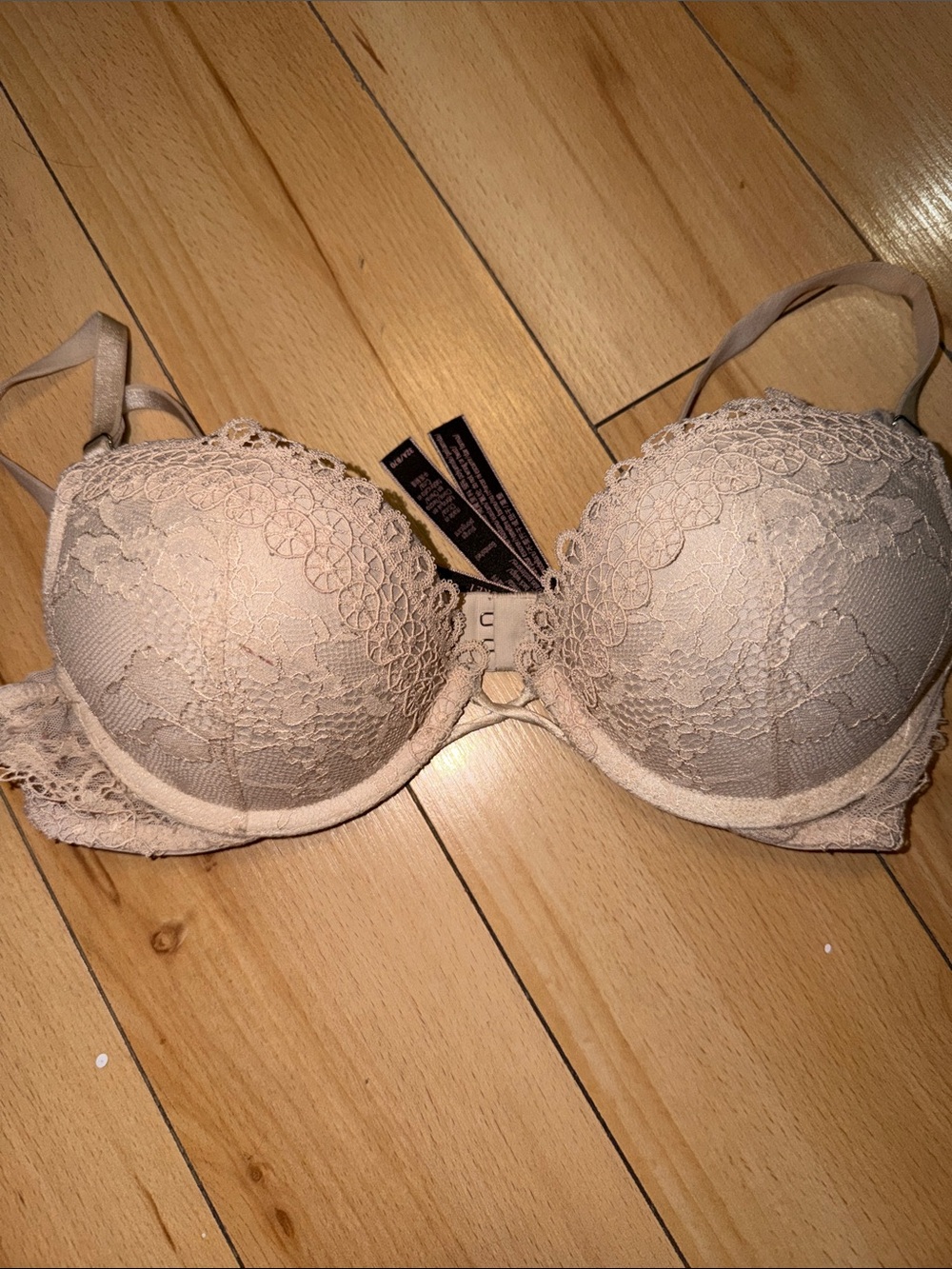 Victoria's Secret Lace double Push-Up Bra in Light Nude